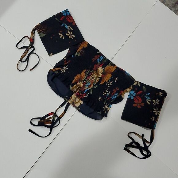 2 Piece Outfit   - Picture 12 of 16